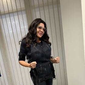 Ilona Csáková úspěšně hubne za pomoci elektro myostimulace.