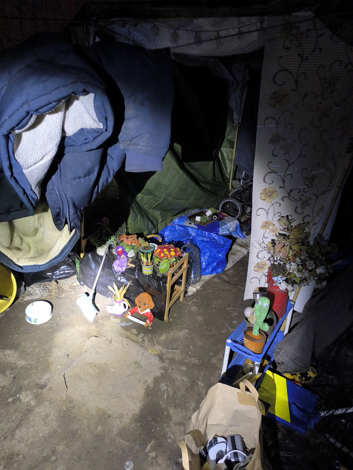 FOTO: Ve stanu žila matka s dvěma dětmi a muž. – stránka 1