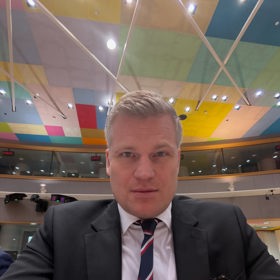 Filip Turek v Bruselu.