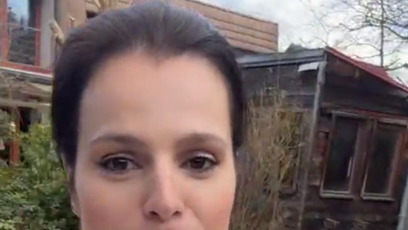 FOTO: Ornella Koktová na zahradě.