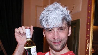 FOTO: Roman Tomeš se obarvil na platinu.