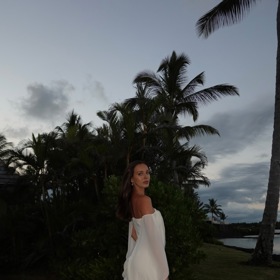 Charlotte Ella Gottová vyrostla. 