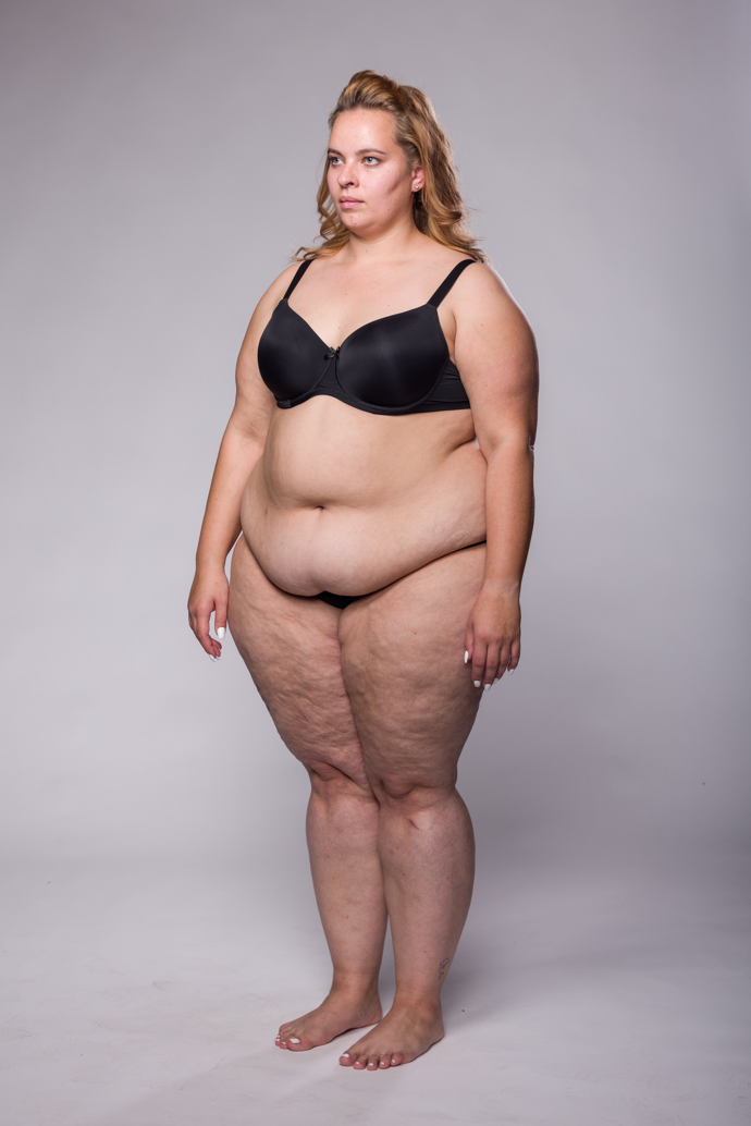 FOTO: Marcela ve spodním prádle. – stránka 30