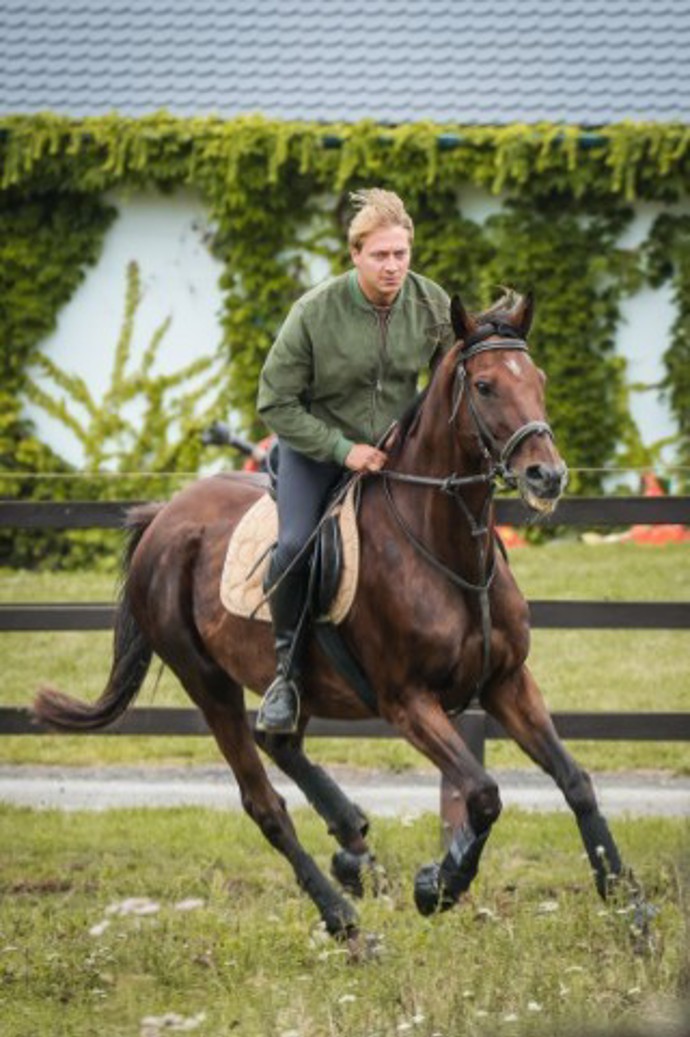 FOTO: Nový seriál O lidech a koních.