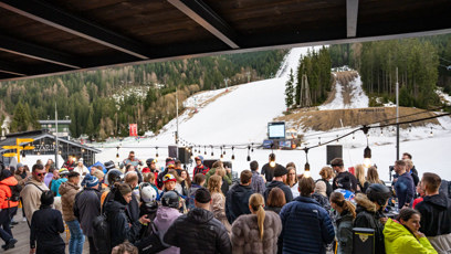 FOTO: Lyžařská sezona ve Špindlerově Mlýně pokračuje.