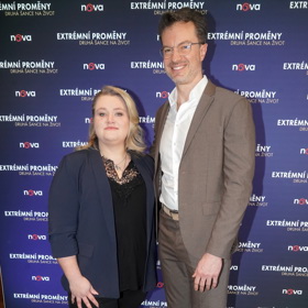 Říká, že Helena bude muset poctivě dodržovat pooperační disciplínu a nosit kompresní prádlo. 