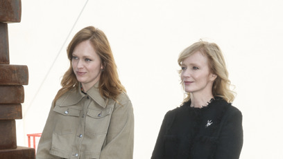 FOTO: Ester a Aňa představily celoživotní práci svého otce  japanaloga, novináře, kaligrafisty a pedagoga Petra Geislera.