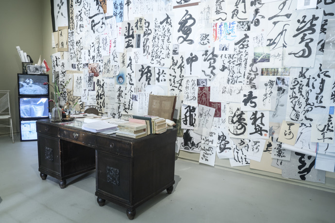 FOTO: Výstava představuje celoživotní práci japanaloga, novináře, kaligrafisty a pedagoga Petra Geislera.