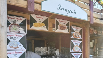 FOTO: Na trzích nechybí ani oblíbené langoše.