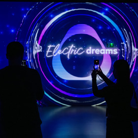 IQOS plní sny v projektu Electric Dreams – podpořili ho Adam Mišík i Paulie Garand