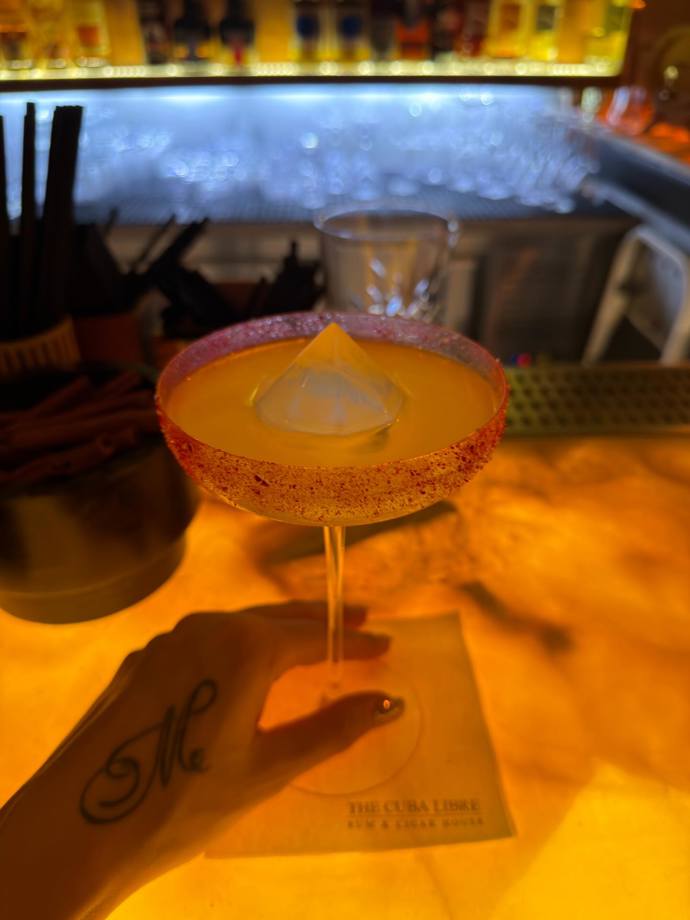 FOTO: Laura Vargová dělala barmanku v Itálii. – stránka 1