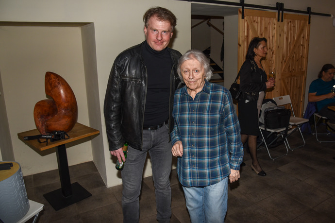 FOTO: Václav Neckář a Petr Batěk. – stránka 9