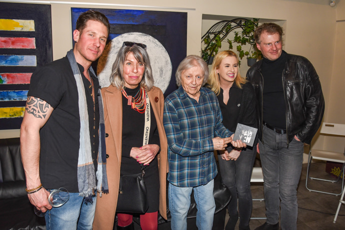 FOTO: Václav Neckář přišel pokřtít nové album Petra Baťka. – stránka 6