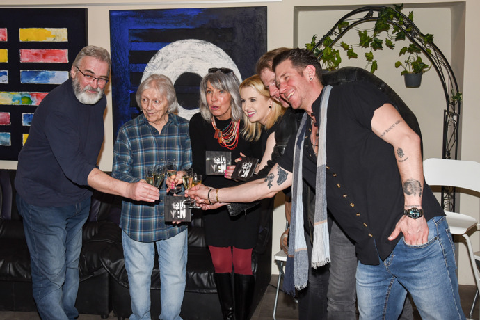 FOTO: Nové album Cesta ven Petra Baťka se pokřtil bublinkami. – stránka 1