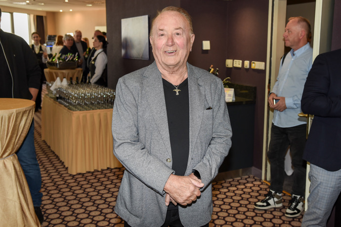 FOTO: Nechyběl Petr Janda. – stránka 6