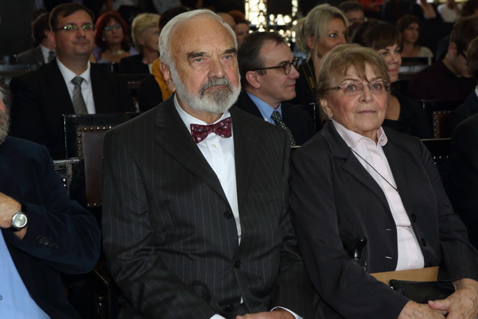 FOTO: Zdeněk Svěrák se svou manželkou Boženou. – stránka 1