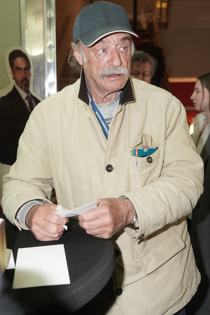 FOTO: Nechyběl ani herec Pavel Nový. – stránka 7