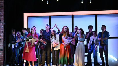 FOTO: Jan Kříž se s herci muzikálu Biograf láska radovali ze Zlaté desky.