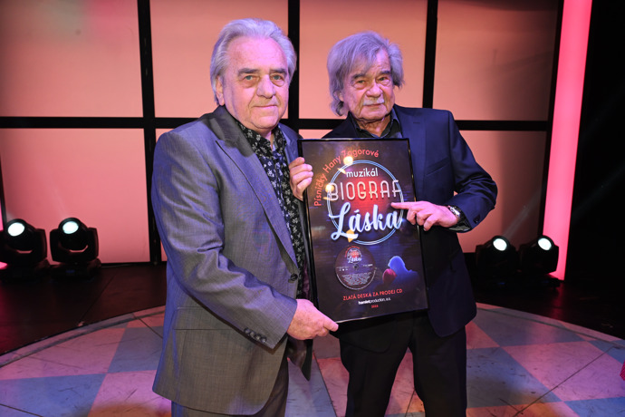 FOTO: Vítězslav Hádl a Petr Rezek měli ze Zlaté desky radost. – stránka 5