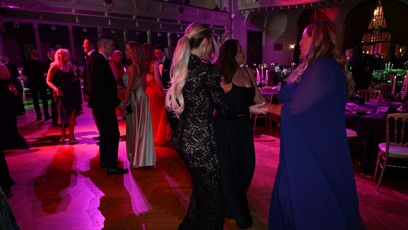 FOTO: Lela Ceterová to na plese rozjela.