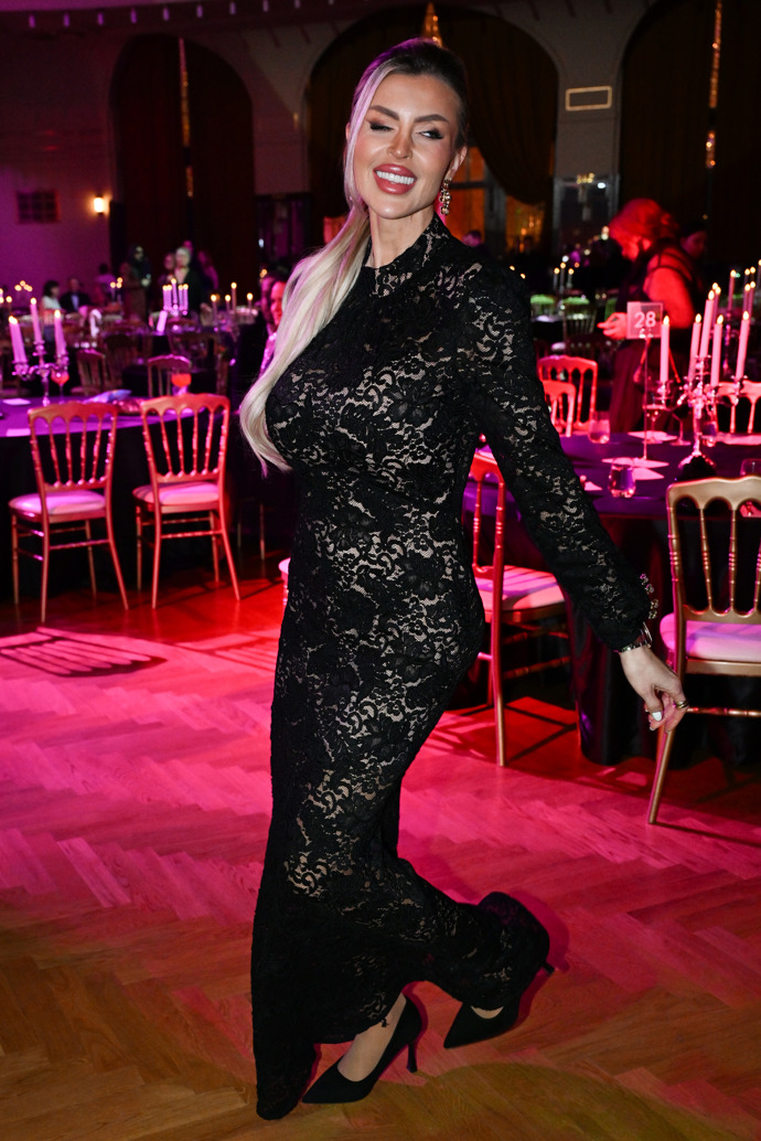 FOTO: Lela Ceterová tančila na parketu. – stránka 41