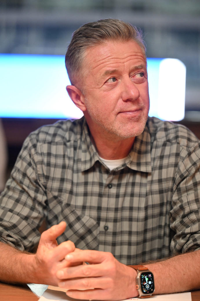 FOTO: Herec Jiří Langmajer. – stránka 14