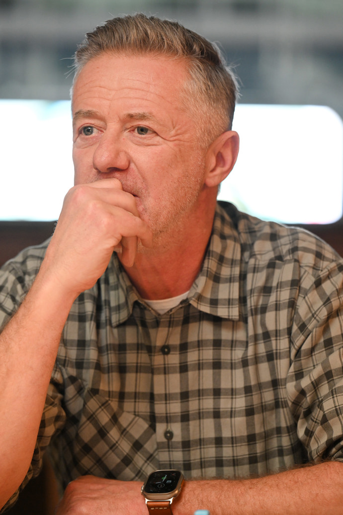 FOTO: Jiří Langmajer na tiskové konferenci k filmu Lajna - konečně film. – stránka 10