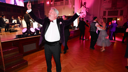 FOTO: Aleš Háma měl Ondřeje Sokola připojeného na mobilu.