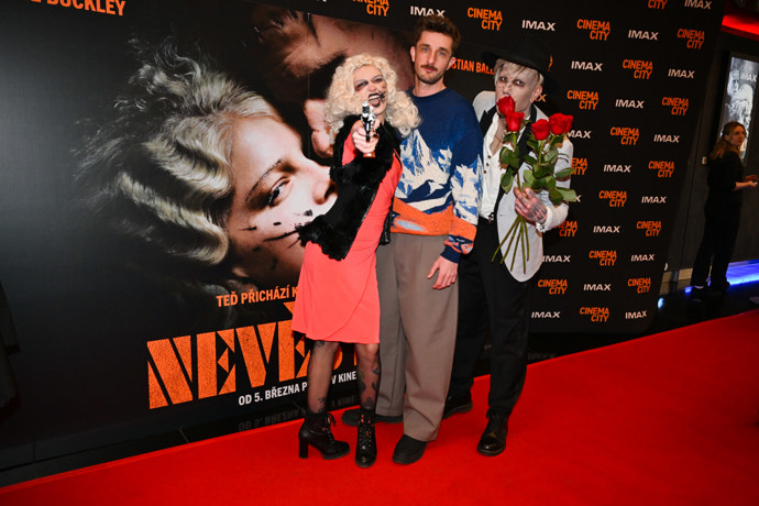 FOTO: Premiéra filmu Nevěsta! plná hvězd. – stránka 12