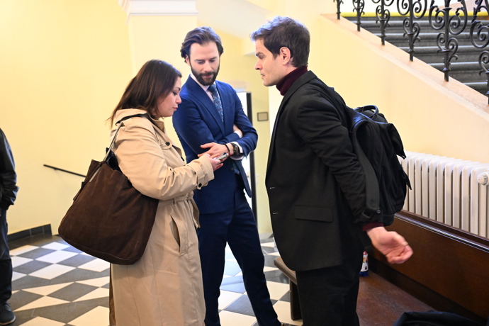 FOTO: Soud Adama Krause a Nikol Enevové. – stránka 26