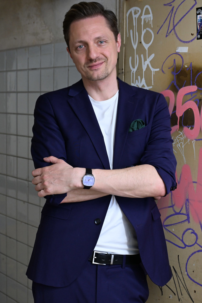 FOTO: Ondřej Ruml chvilku před koncertem. – stránka 18