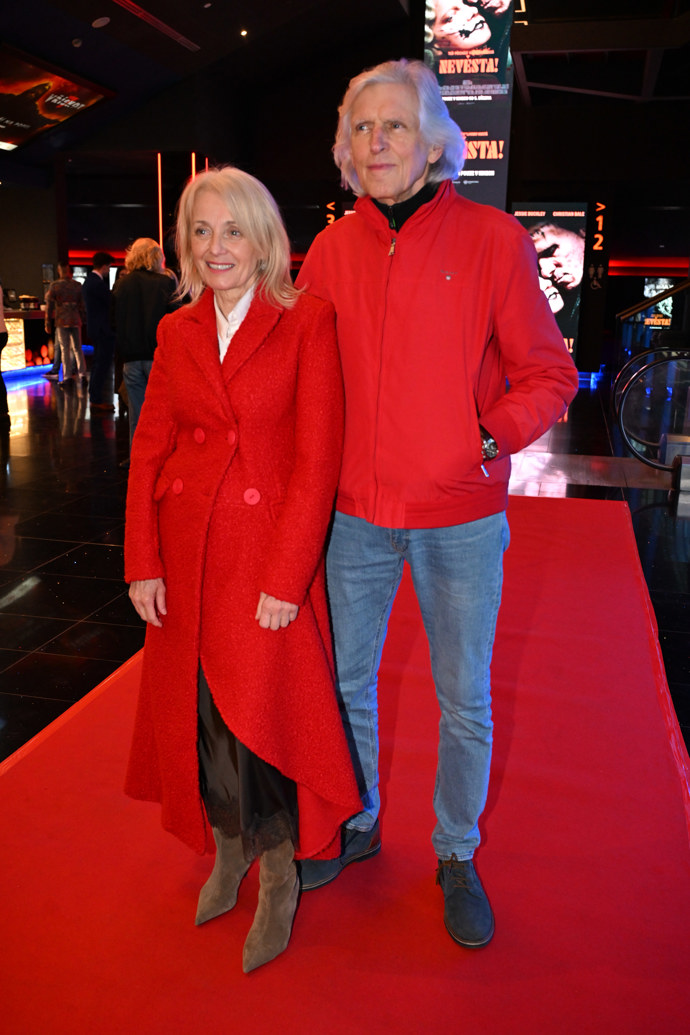 FOTO: Veronika Žilková s partnerem Ivanem Hubačem na premiéře amerického filmu Nevěsta! – stránka 5