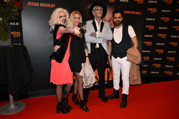 FOTO: Premiéra filmu Nevěsta! plná hvězd. – stránka 8