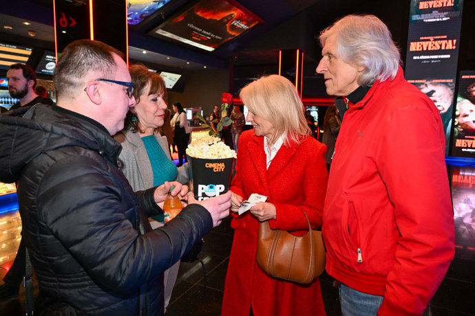 FOTO: Premiéra filmu Nevěsta! plná hvězd. – stránka 7