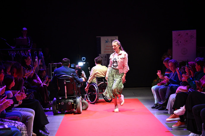 FOTO: Herečka Anna Polívková. – stránka 18