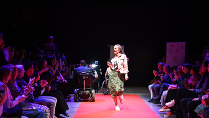 FOTO: Anna Polívková na charitativní módní přehlídce.