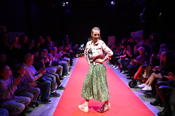 FOTO: Krásná Anna Polívková. – stránka 14