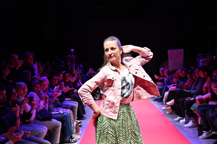 FOTO: Anna Polívková zapózovala. – stránka 13