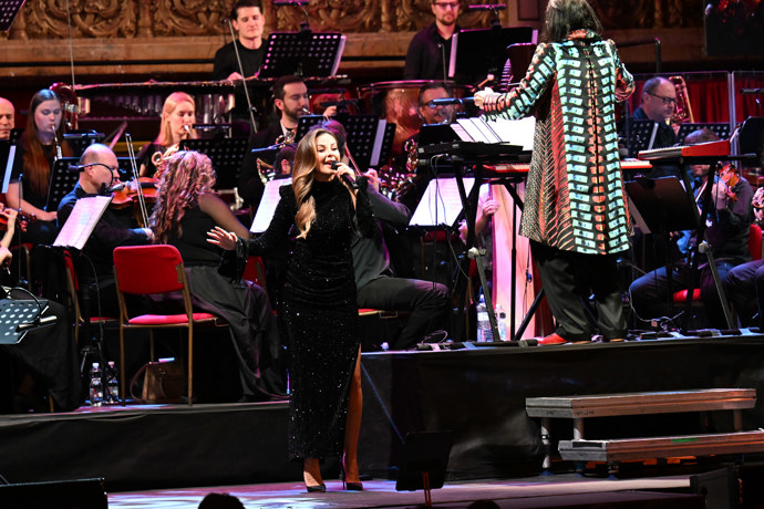 FOTO: Monika Bagárová vystoupila na podiu po boku Varhana Orchestroviče Bauera. – stránka 14