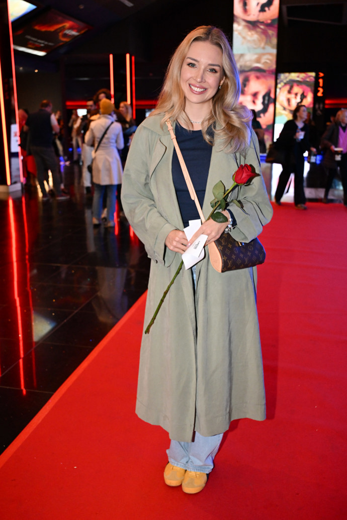 FOTO: Nicole Šáchová také dorazila. – stránka 2