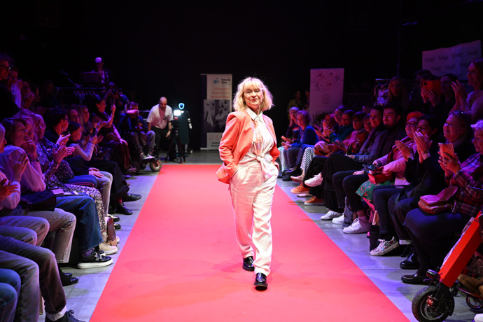 FOTO: Půvabná Dana Batůlková. – stránka 2