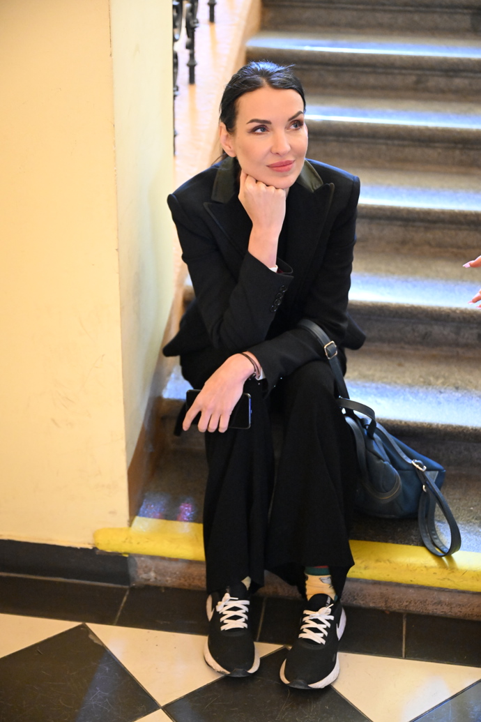 FOTO: Nikol Enevová měla očividně dobrou náladu. – stránka 17