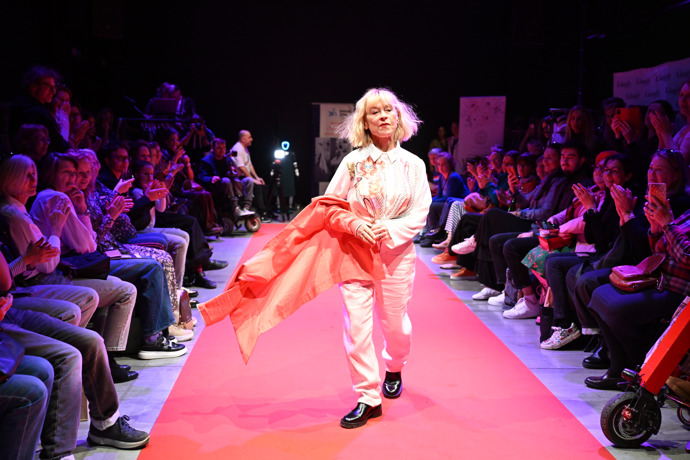 FOTO: Dana Batulková na charitativní módní přehlídce. – stránka 1