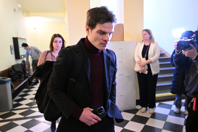 FOTO: Adam Kraus u soudu. – stránka 14