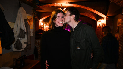 FOTO: Albert Černý dal polibek své manželce Barbory Podzimkové.