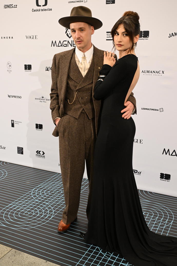 FOTO: Jan Nedbal s partnerkou na udílení cen Český lev. – stránka 18