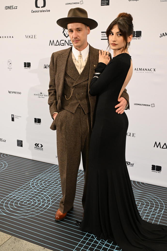 FOTO: Jan Nedbal s partnerkou na udílení cen Český lev. – stránka 17