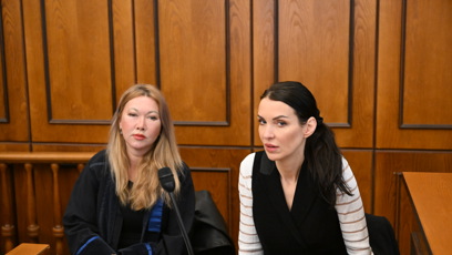 FOTO: Nikol Enevová a advokátka Klára Long Slámová.