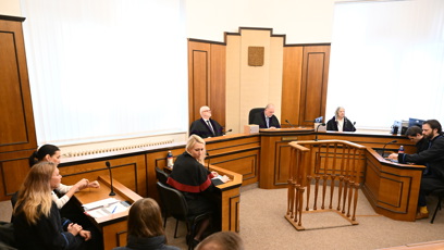 FOTO: Soud Adama Krause a Nikol Enevové.