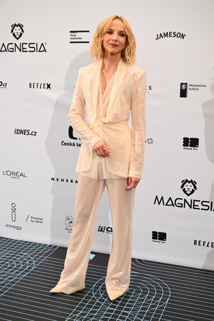 FOTO: Jana Plodková vsadila na pánský střih. – stránka 2